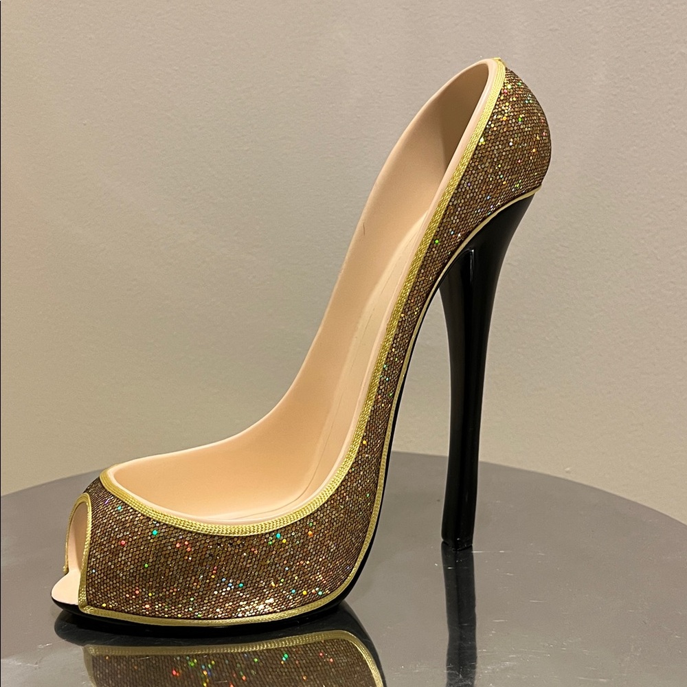 Glam Stiletto Wine bottle holder - gold glitter
